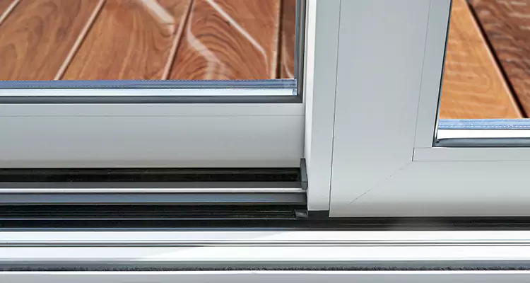 Patio Doors Leaking Water Issue Repair Services in Ensley, FL
