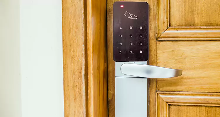 Keyless Hotel Door Locks Repair in Ensley, FL
